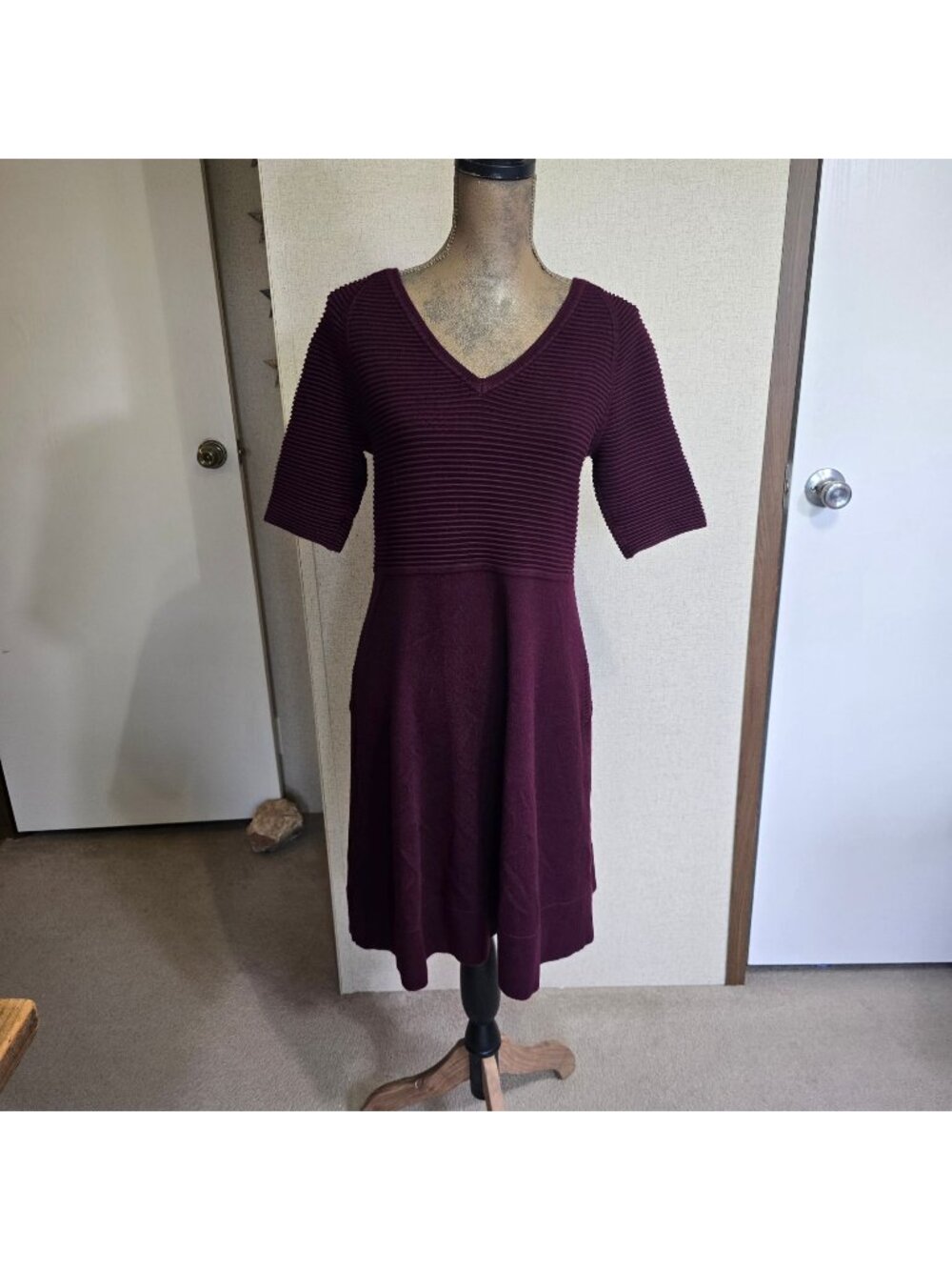 Vince Camuto Large A-Line Knit Dress Purple Merlot Ribbed Stretchy V-Neck
